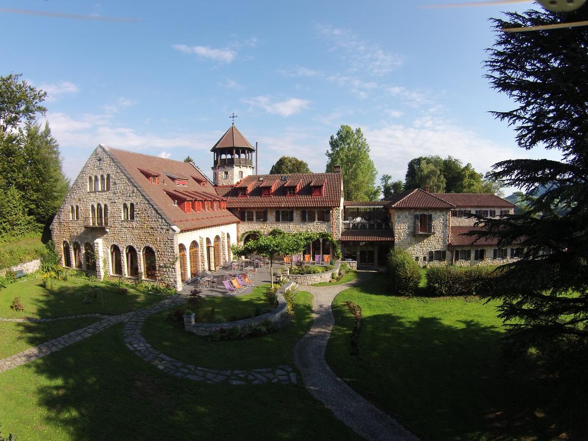 Отель Cret-Berard Puidoux Экстерьер фото